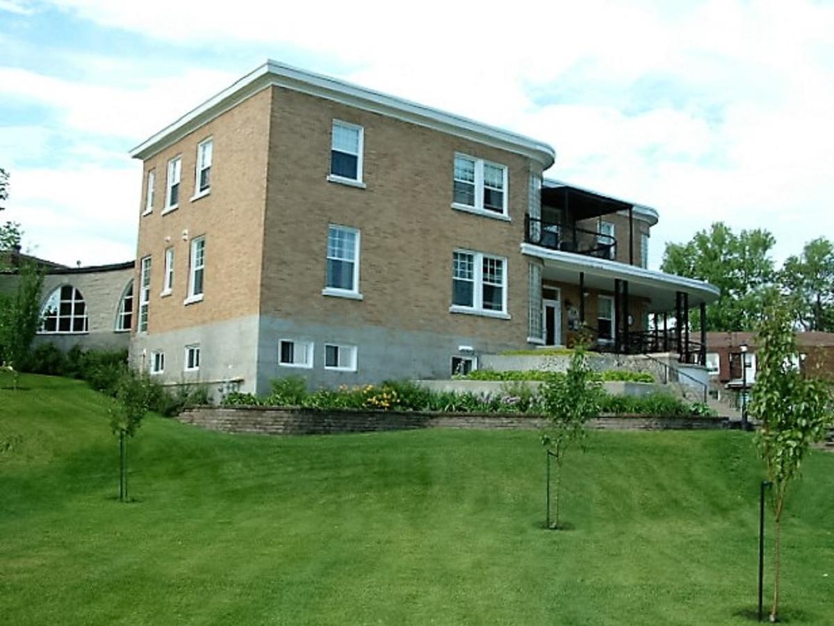 Auberge Le St-Georges Chicoutimi 외부 사진