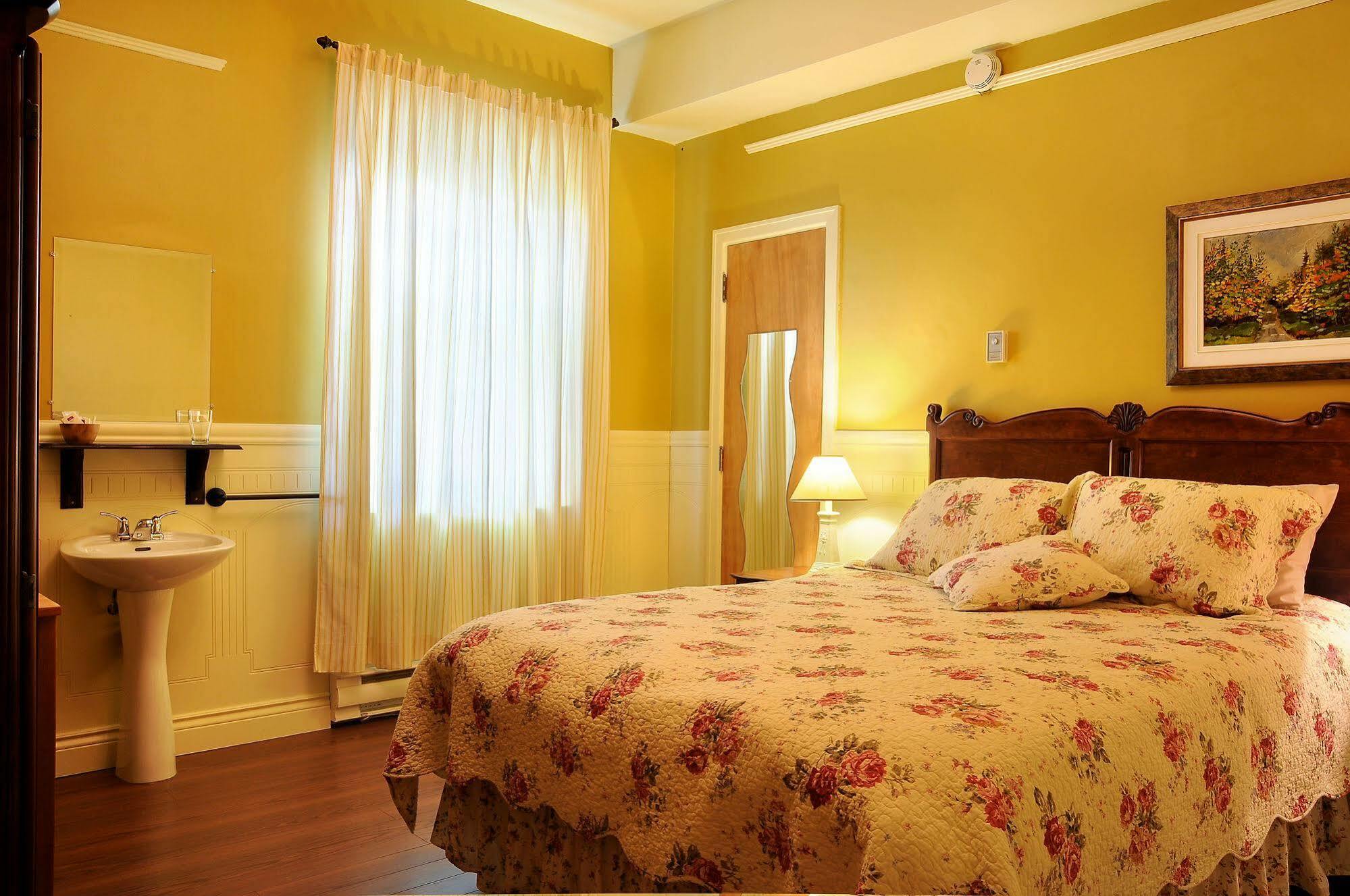 Auberge Le St-Georges Chicoutimi 외부 사진