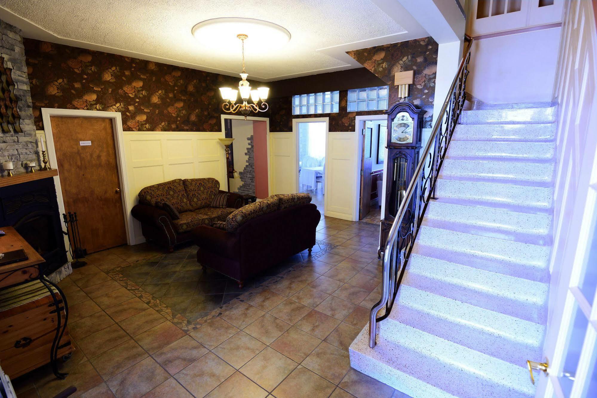 Auberge Le St-Georges Chicoutimi 외부 사진