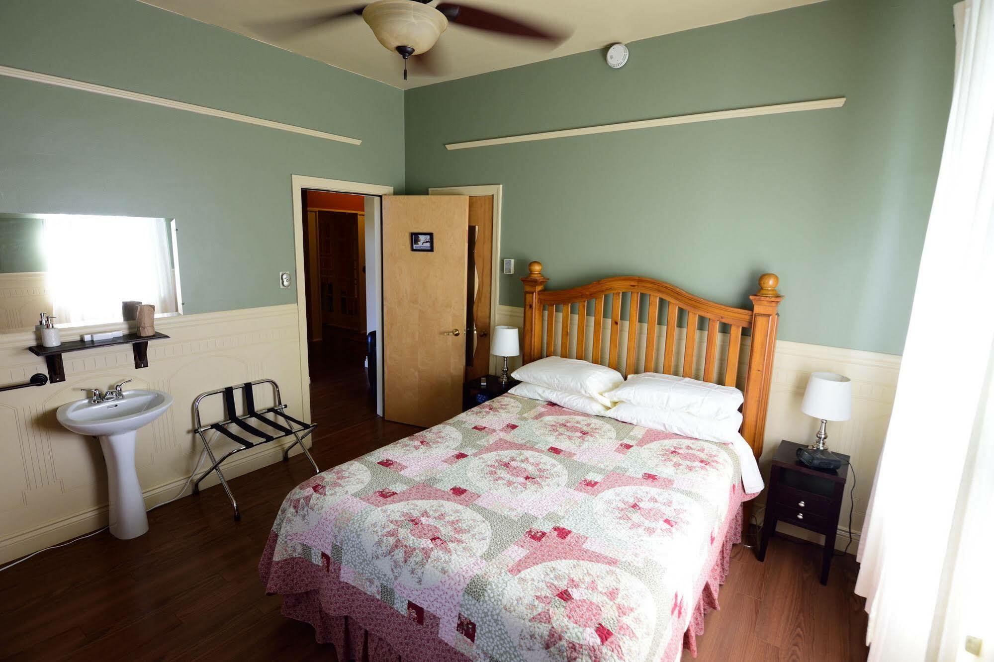 Auberge Le St-Georges Chicoutimi 외부 사진